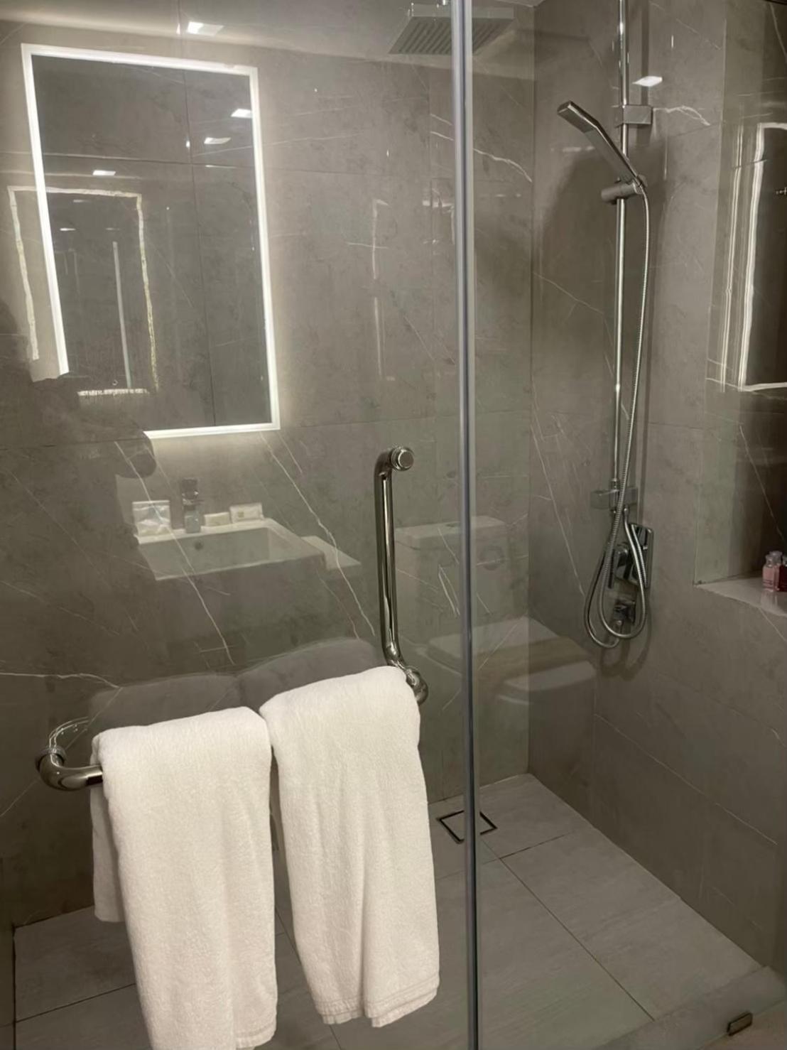 D2 Residences Huahin 华欣市中心近海滩近商场酒店式公寓可加床有连通房型 Rum bild